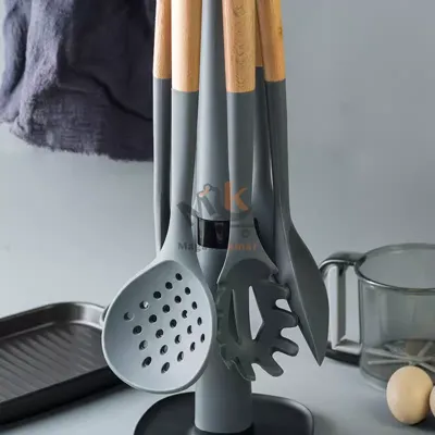 Ensemble 5 ustensiles de cuisine en silicone avec manche en bois et support plastique