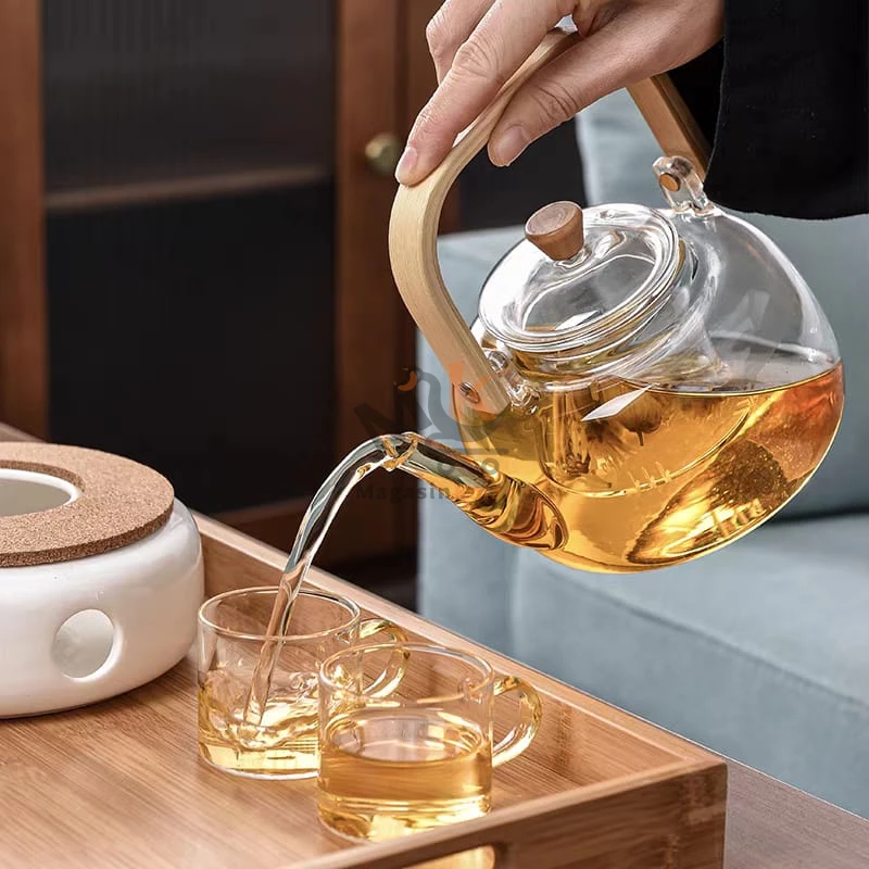 Théière en verre avec couvercle et manche en bois – Design élét ganpour thé